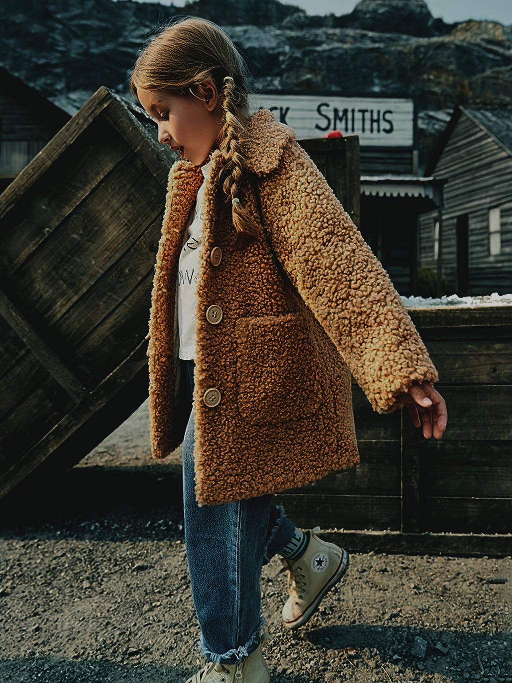 [Lamb Fur Jacket] Girls' Lamb Fur Jacket | JOMAKE Korean-Style Lapel Collar, Two-Tone, Warm Windbreaker with Pockets, Lining, Button Closure, Long Sleeves for Winter