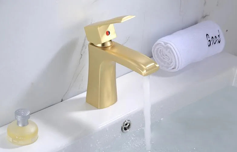 Modern Single-Hole Deck Mounted Brass Lavatory Brushed Gold Wash Basin Hot Cold Mixer Taps Single Handle Ceramic Valve Core