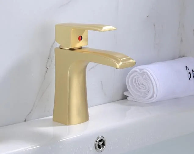 Modern Single-Hole Deck Mounted Brass Lavatory Brushed Gold Wash Basin Hot Cold Mixer Taps Single Handle Ceramic Valve Core
