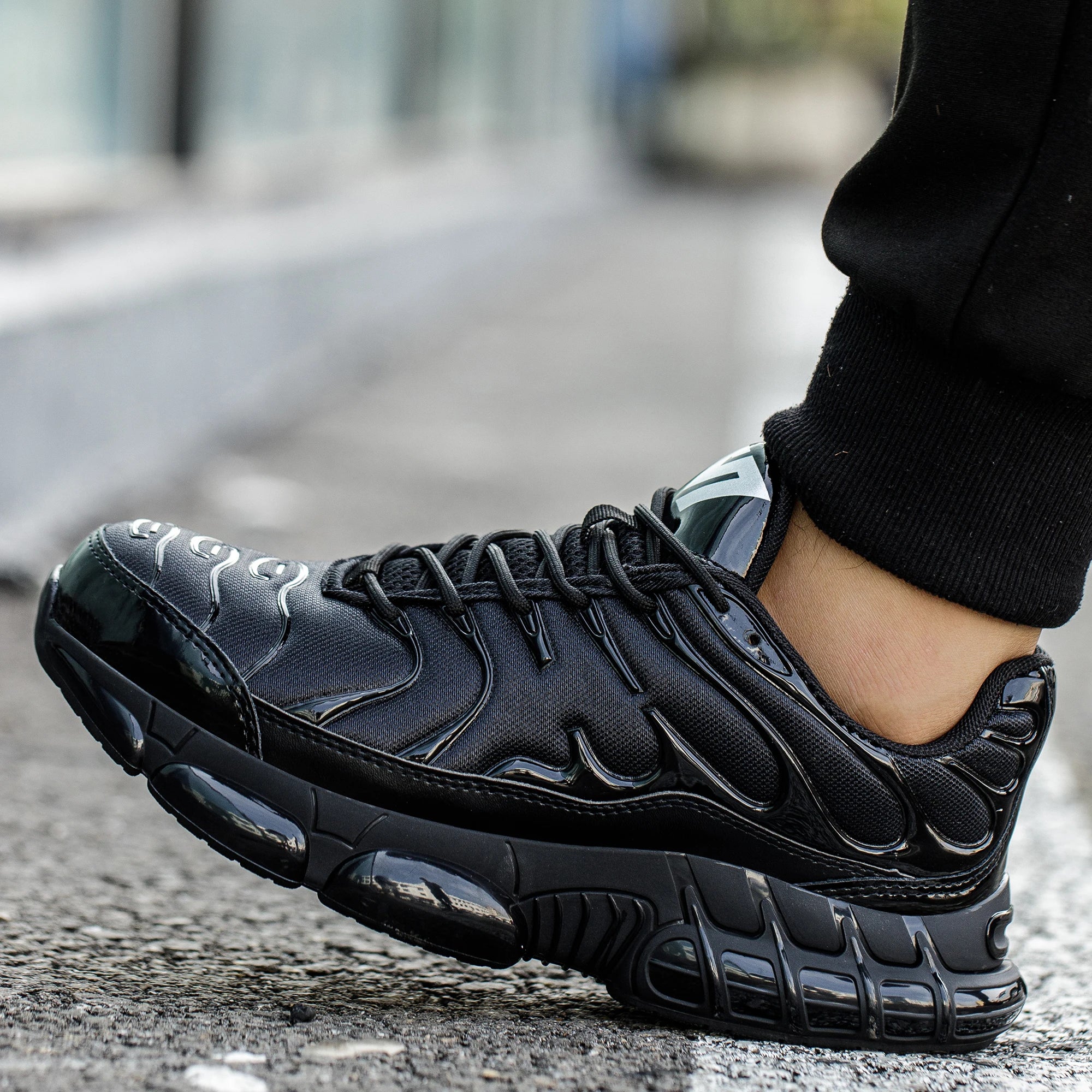 Mens Steel Toe Work Shoes Low Top Adjustable Comfortable Safety Shoes Slip Resistant Work Sneakers Anti-Puncture Anti-smash