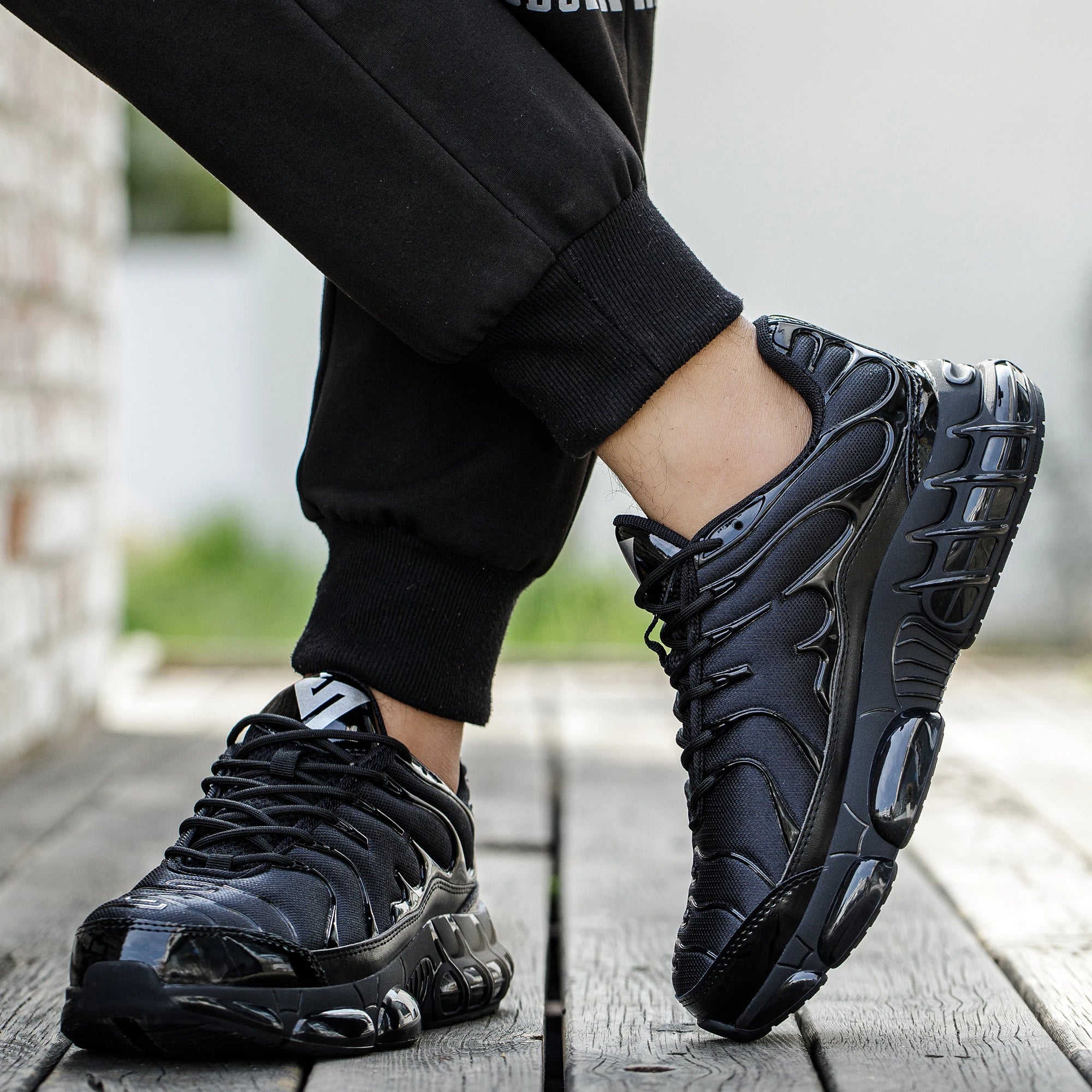 Mens Steel Toe Work Shoes Low Top Adjustable Comfortable Safety Shoes Slip Resistant Work Sneakers Anti-Puncture Anti-smash